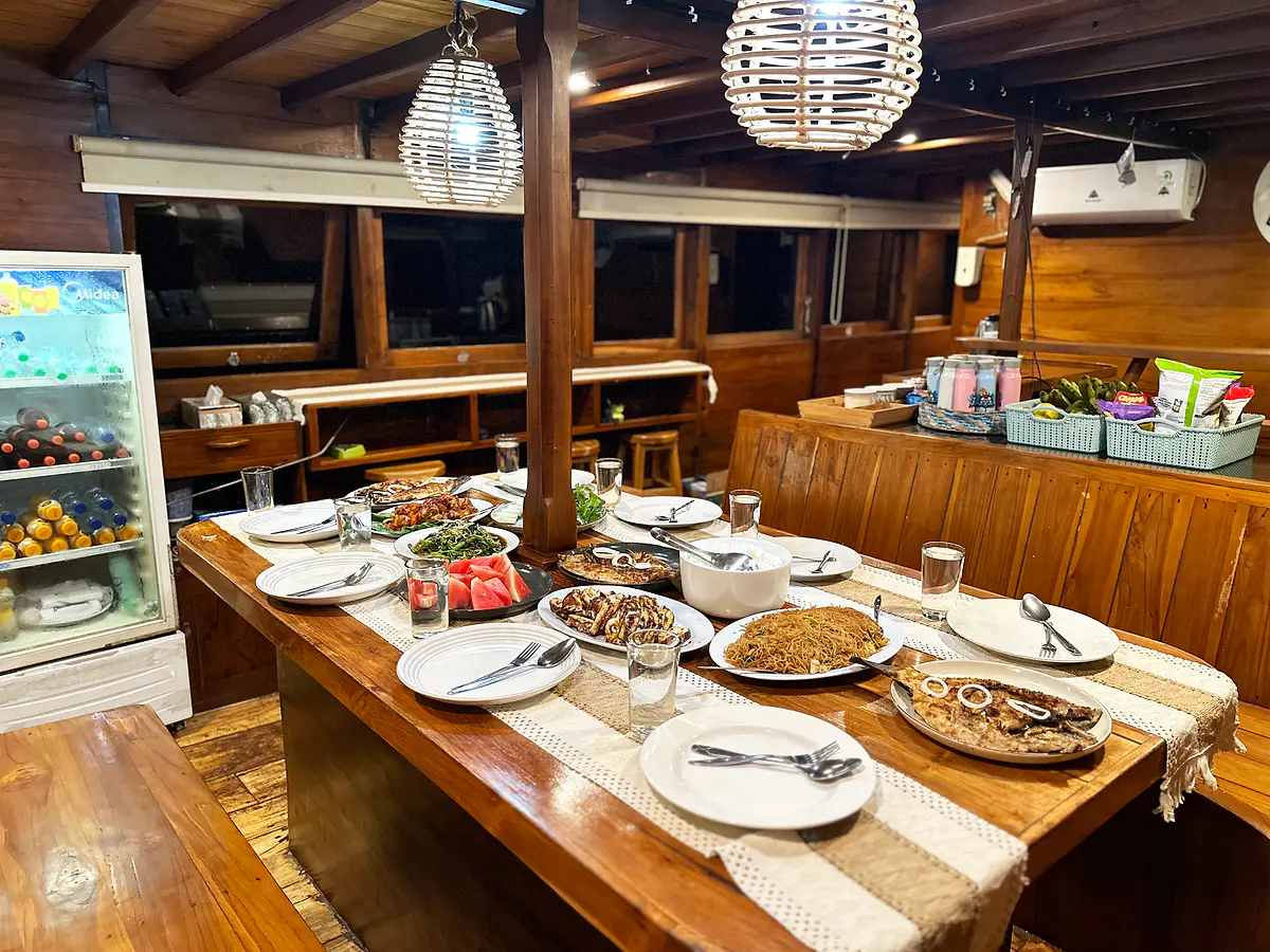 Octopus Phinisi - Luxury Phinisi Komodo Charter 2026